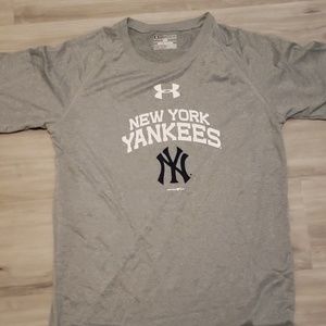 BNWT Under Armour NY Yankees tshirt